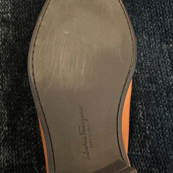 Salvatore Ferragamo Gancini Buckle Tan Loafer 9D, Almost New Condition - Picture 2 of 10